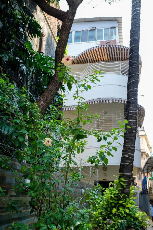 Regent Vatika Hotel Kolkata Exterior photo